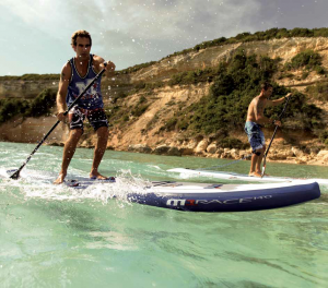 Stand Up Paddle gonflable sur le lagon