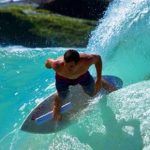 Skimboard : sport entre surf et skate
