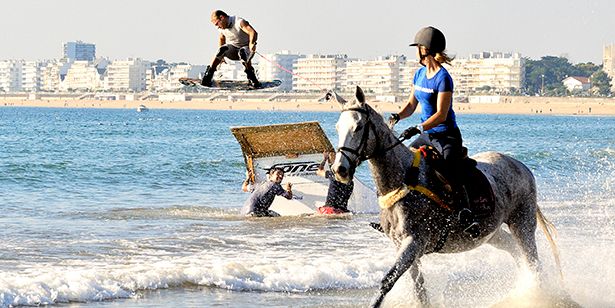 horse-surfing-stunt