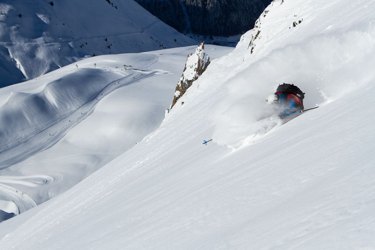 ski freeride : Grosse poudre au dessus de Barèges / Martin Bié / © PuraVIda Images 