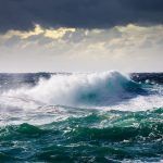 Tempête Carmen : vidéo des surfeurs profitant des vagues au Pays-Basque